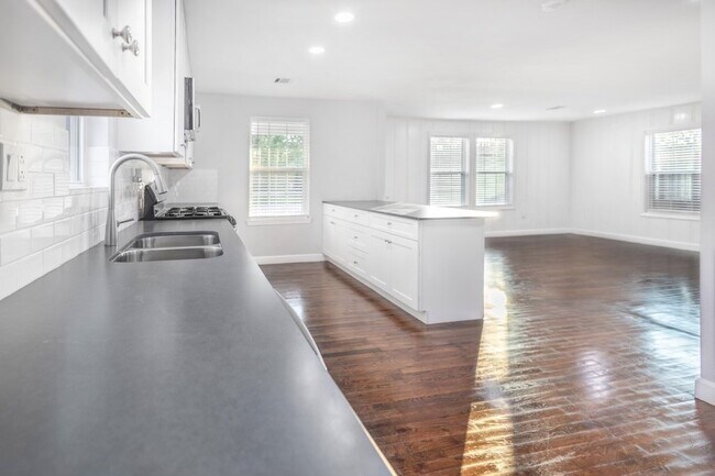 Building Photo - 3234 Berry St