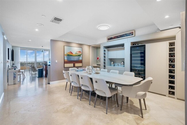 Building Photo - 799 Crandon Blvd