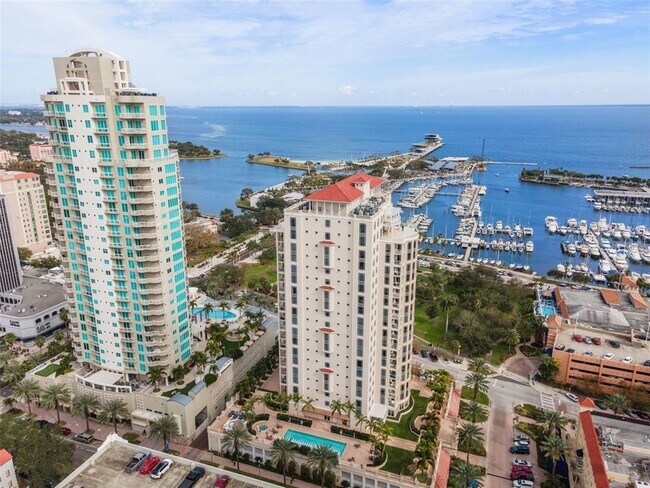 Building Photo - 100 Beach Dr NE