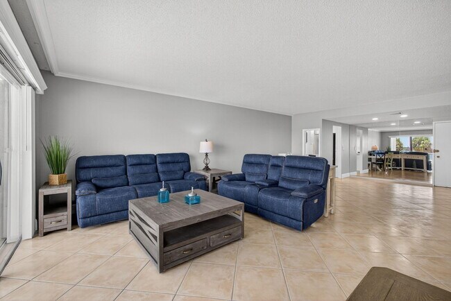 Building Photo - 2600 N Flagler Dr