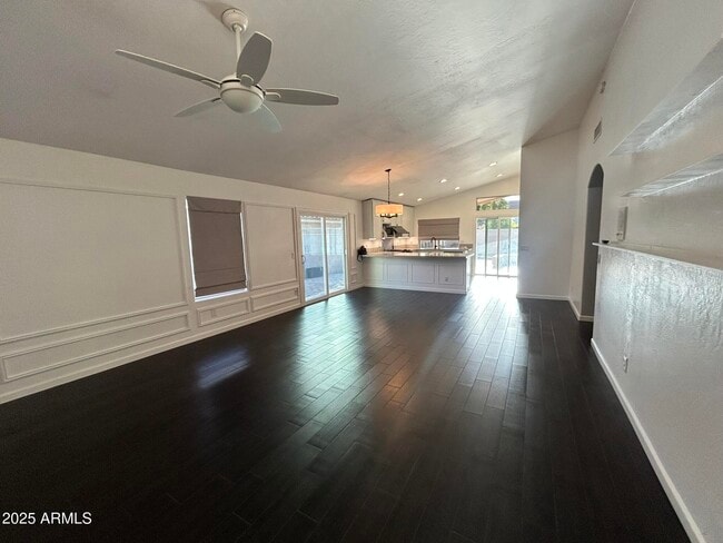 Building Photo - 855 N Quail Ln
