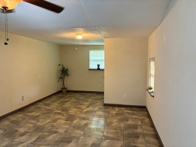 Building Photo - 1564 Railroad St