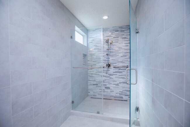 Building Photo - 3903 Kiamesha Dr