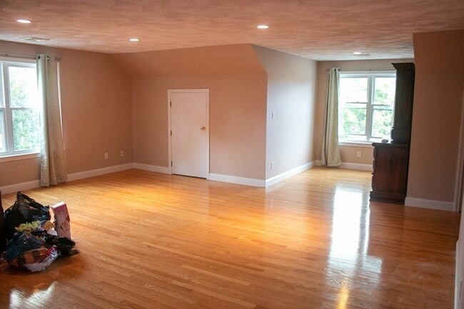 Building Photo - 4 Humphrey St