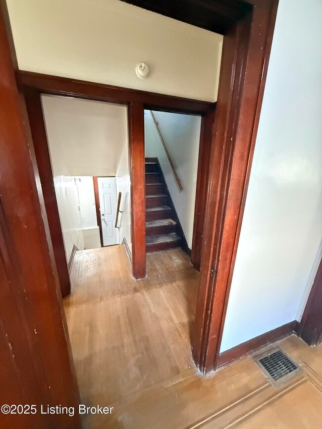 Building Photo - 1620 Sale Ave