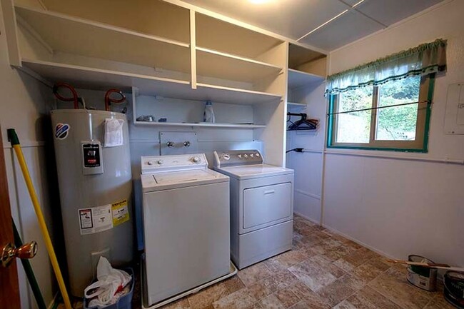 Building Photo - 1 Bedroom Rambler in Mannette