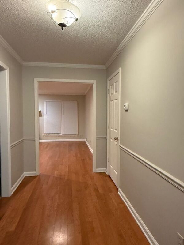 Building Photo - 8367 Chippingham Dr