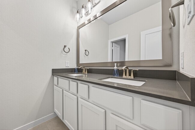Building Photo - 212 Milas Cv