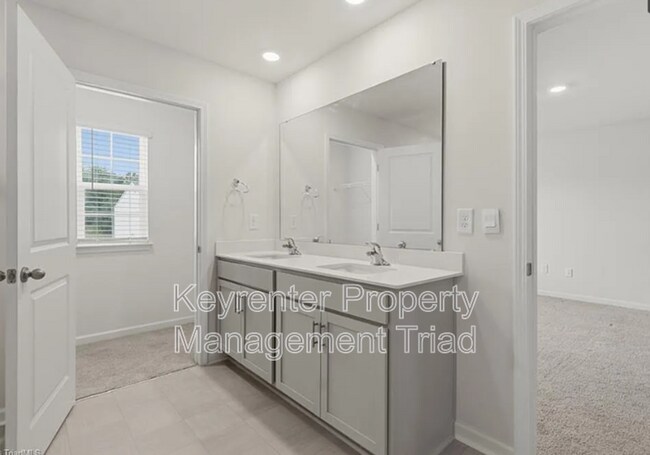 Building Photo - 7448 Buckpasser Dr