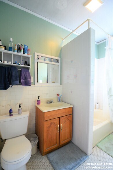 Building Photo - 141 Fuller St