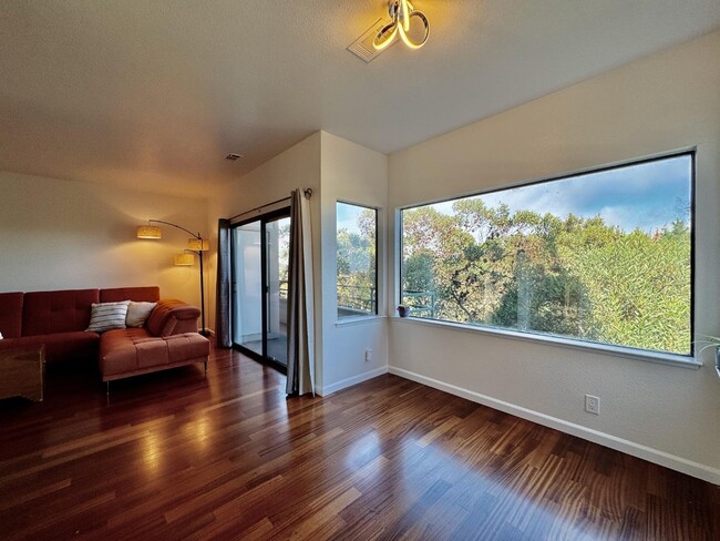 Building Photo - 59 Appian Way
