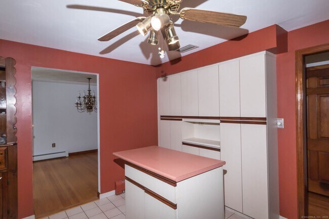 Building Photo - 32 Washburn Dr