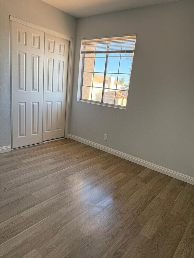 Building Photo - Charming 4BR House in Las Vegas