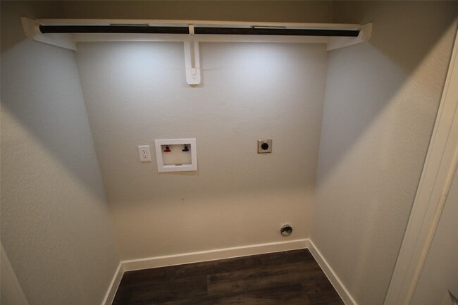 Building Photo - 25504 Starling Ln