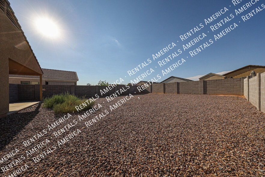 Building Photo - 932 Kachina Dr