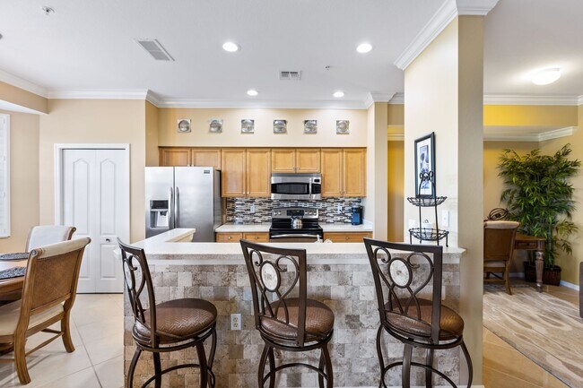 Building Photo - ** HERITAGE BAY ** 2 BED / 2 BATH - CONDO ...