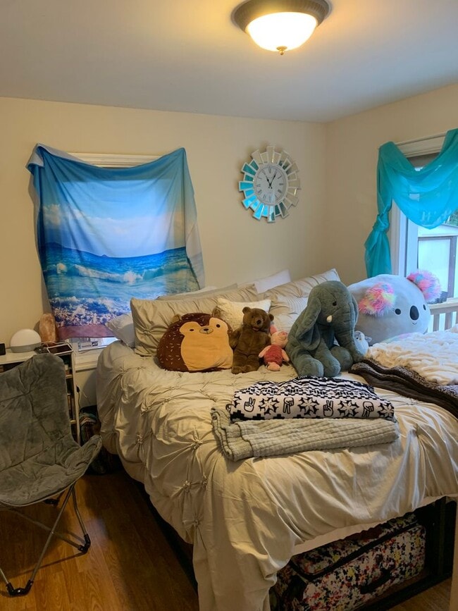 Building Photo - 3 bd/1.5 bath Charming Home just 4 blocks from IU Jacob's School of Music - Available August 2027!