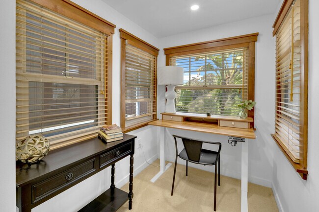 Building Photo - 1072 Johnson Ave