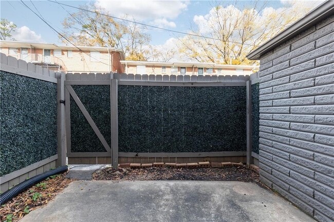 Building Photo - 3501 Roswell Rd NE