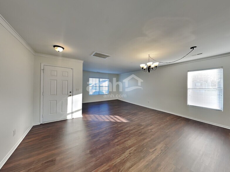 Building Photo - 1611 Rustic Arch Way