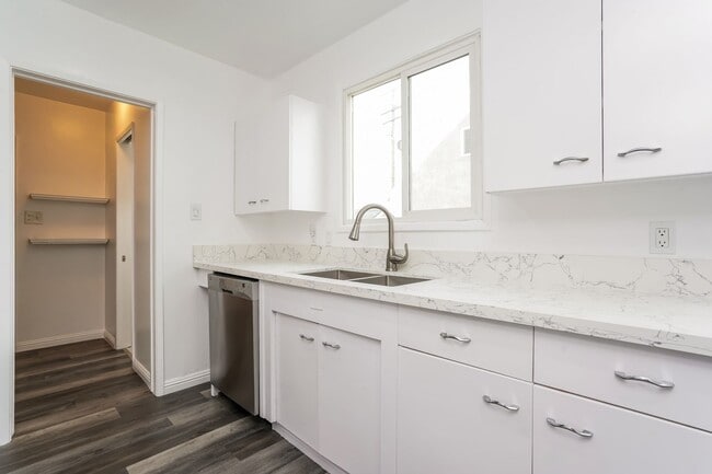 Building Photo - WONDERFUL BUENA PARK HOME FOR LEASE!!  NEW ON MARKET!!