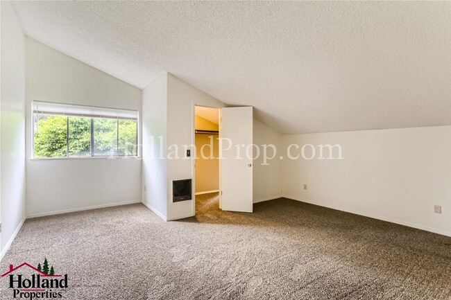 Building Photo - Cozy 2-Bedroom Condo in Gresham!