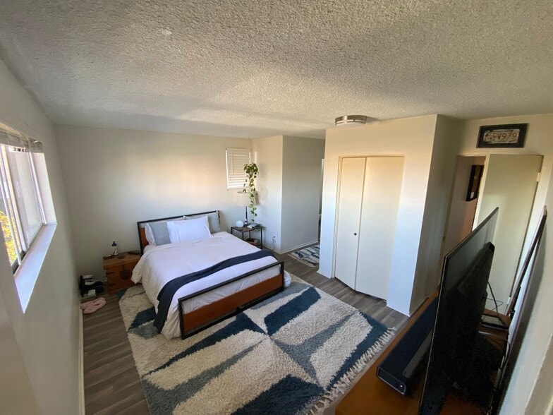 bedroom - 1342 10th St