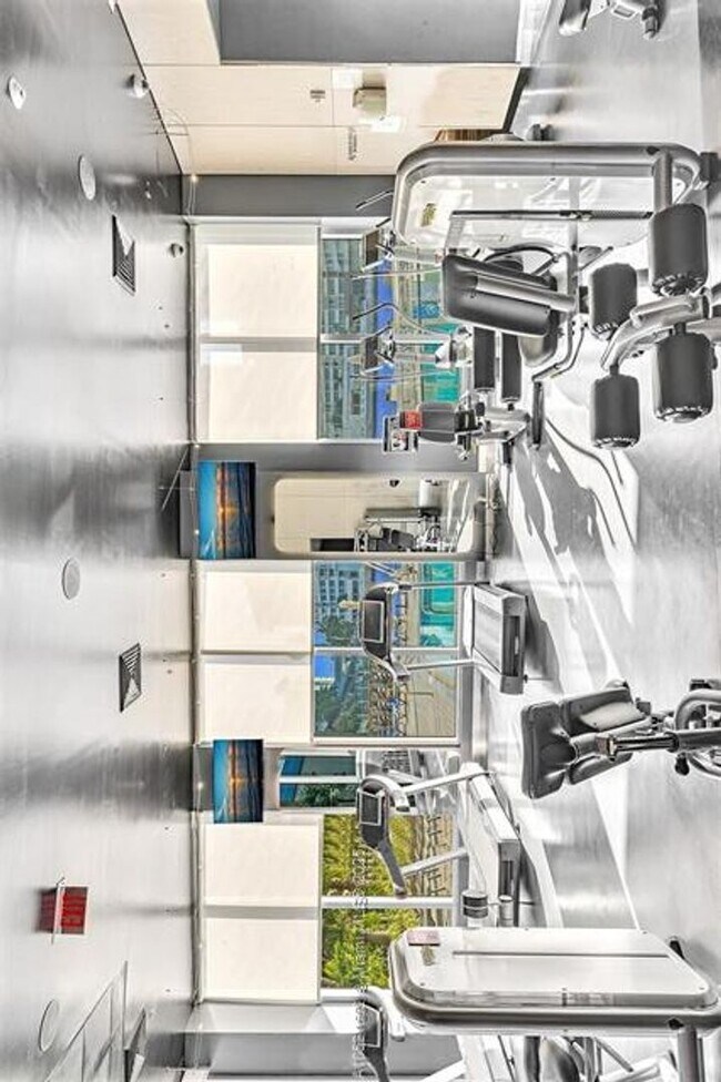 Building Photo - 2600 E Hallandale Beach Blvd