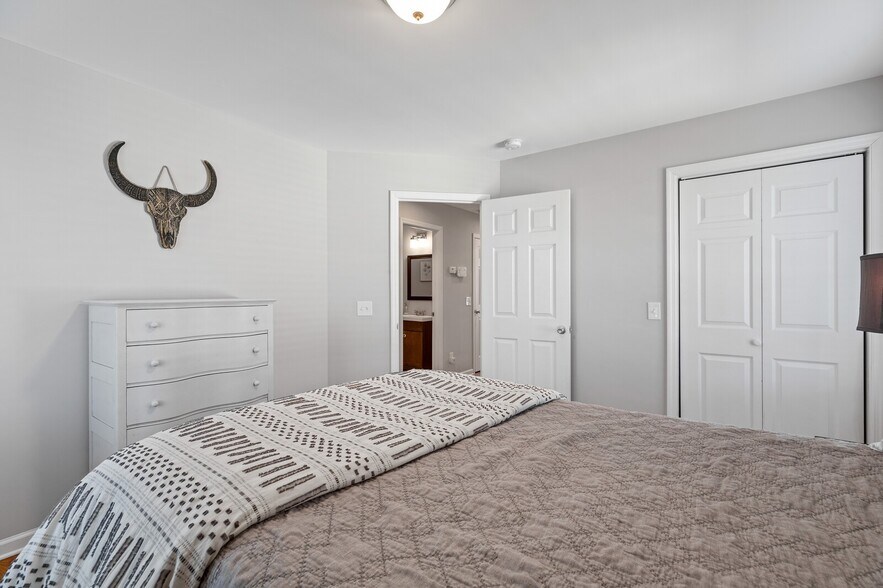 Building Photo - 3206 Anderson Pl