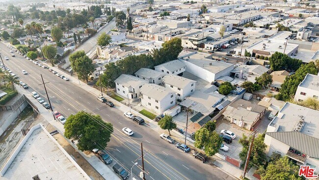 Building Photo - Saticoy Villas