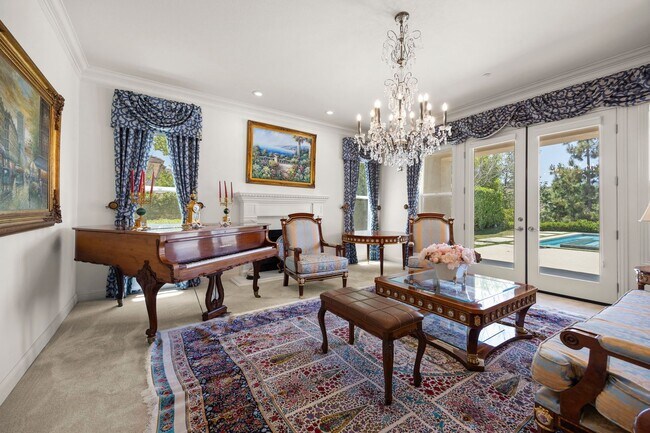 Building Photo - Exquisite Luxury Living in the Moorpark Country Club Estates