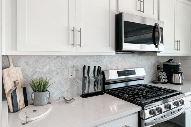 Building Photo - Orange Beach