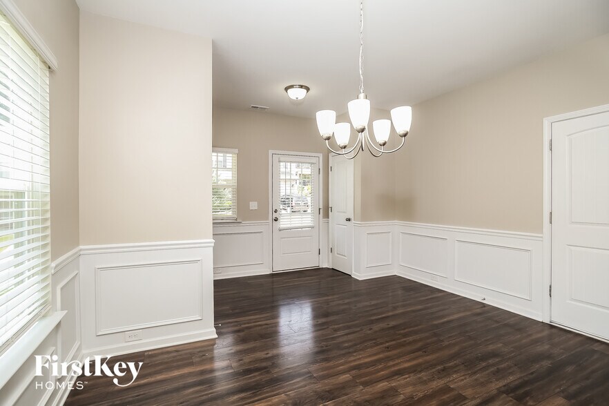 Building Photo - 240 Jefferson Ave