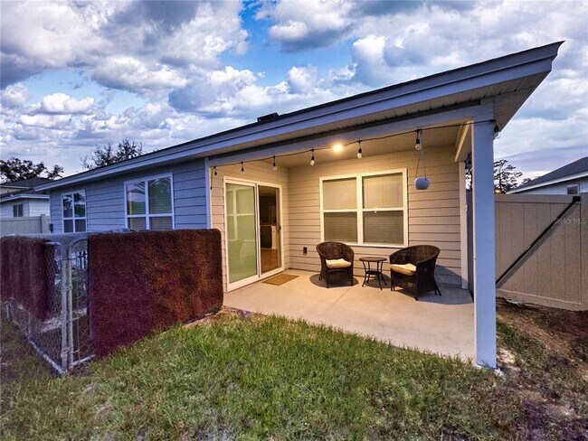 Building Photo - 749 NW 244th Dr