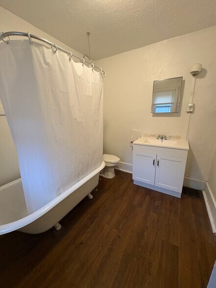 Building Photo - 1423 Marcy St