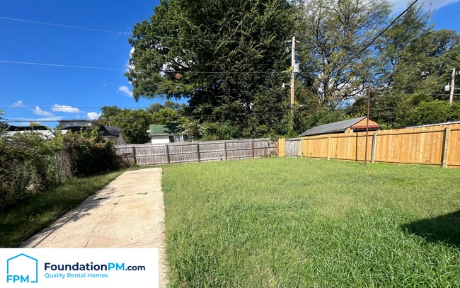 Building Photo - 1688 Glenview Ave