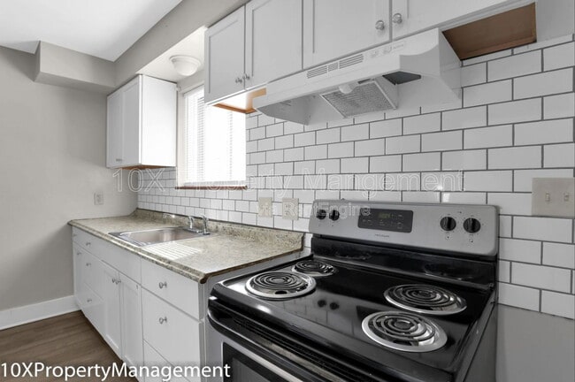 Building Photo - 3257 Cleveland Ave