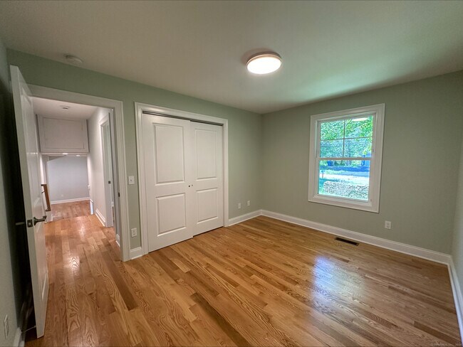 Building Photo - 269 Purdy Hill Rd