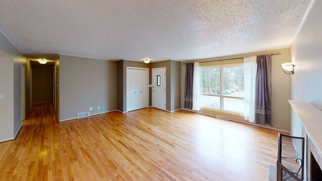 Building Photo - 1301 Center St