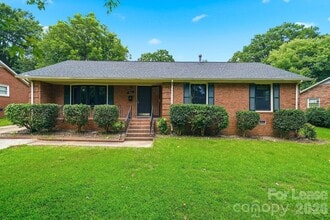Building Photo - 4815 Carriage Dr Cir