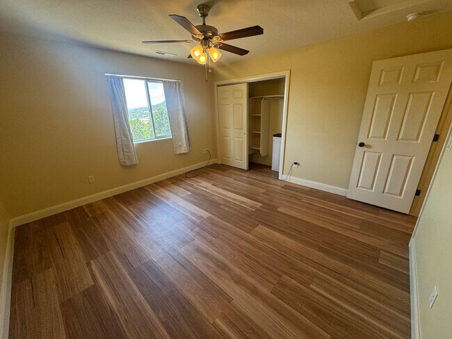 Building Photo - Beautiful 2 Bedroom Home In Central