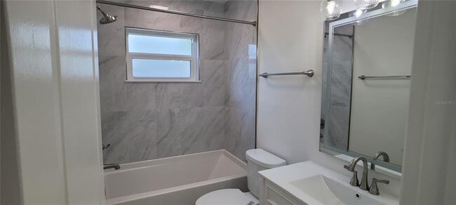 Building Photo - 4018 29th Ave W