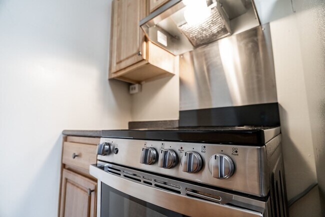 Building Photo - 124 Bowdoin St