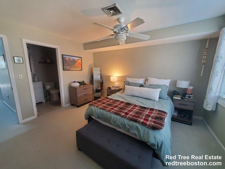 Building Photo - 1400 Lagrange St