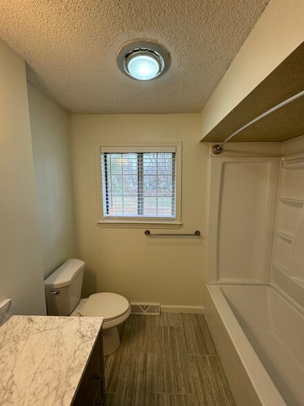 Full Bath View 4 - 13A Harding Avenue