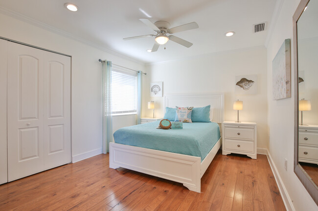 Building Photo - 927 80th St NW