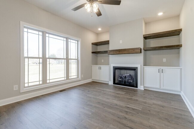 Building Photo - 456 Pond Apple Rd
