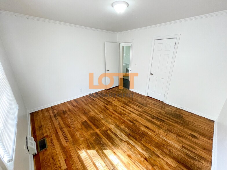 Building Photo - 117 Mayo Dr