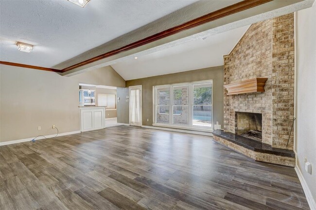 Building Photo - 6502 Inverness Way