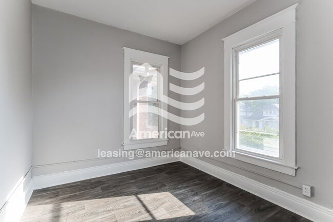 Building Photo - 664 S 38th St